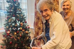 Care home Rotherham - decorating for Christmas