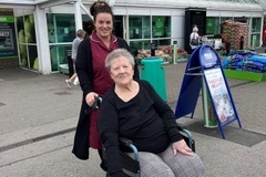 Trip to Park Gate by Rotherwood residents - care home Rotherham