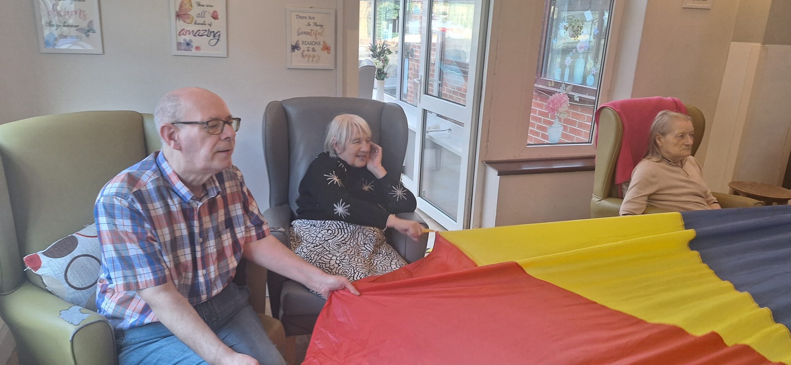 balloon fun - care home Hyde 3